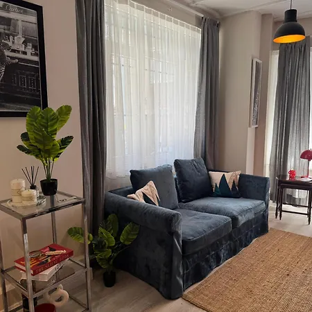 Stylish 3 Min To Metro Apartman Isztambul