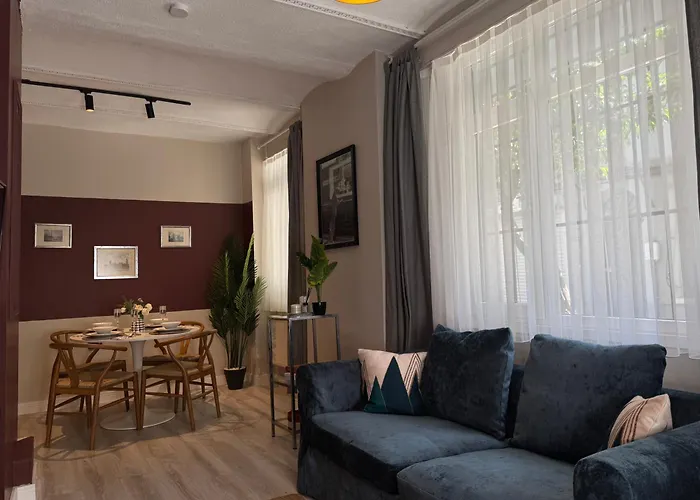 Appartamento Stylish 3 Min To Metro Provincia di Istanbul